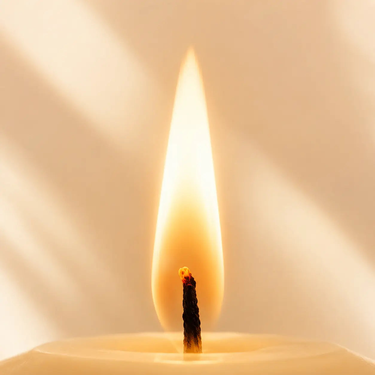 Long burn time pearled candle flame icon